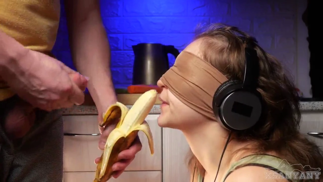 Revengeful teen gives her stepbrother's huge dick a taste porn video